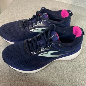 Brooks Running Sneakers Sz 7
